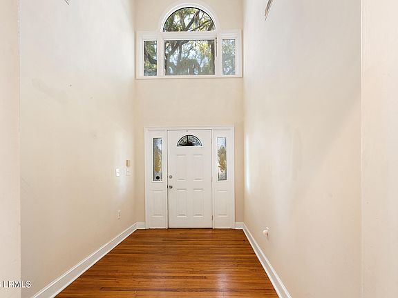 5th image of 55 Miller Drive E