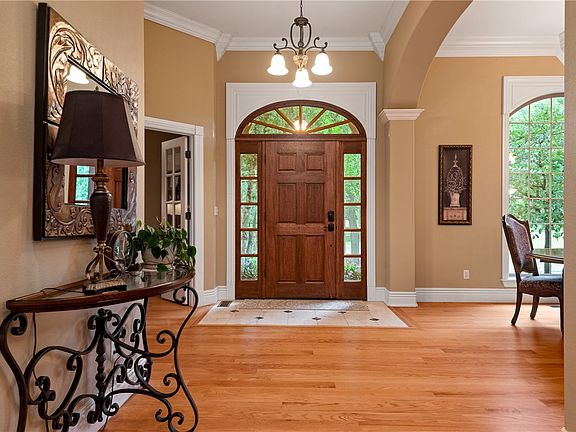 3rd image of 3937 Savannah Dr