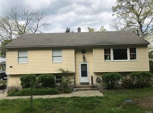 41 Terrace Pl, Mount Kisco, NY 10549
