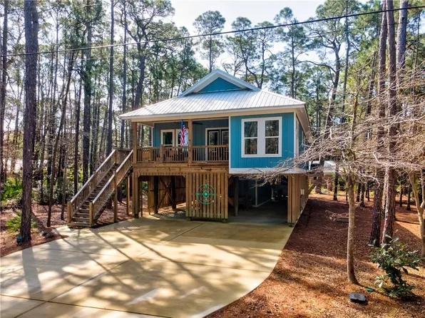 805 Indian Pl, Dauphin Island, AL 36528