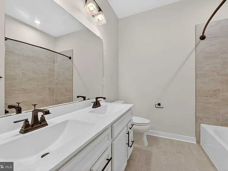 1654 Kirkman St — Photo 27