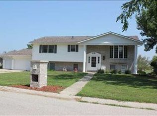 115 Usher Rd, Hudson, IA 50643