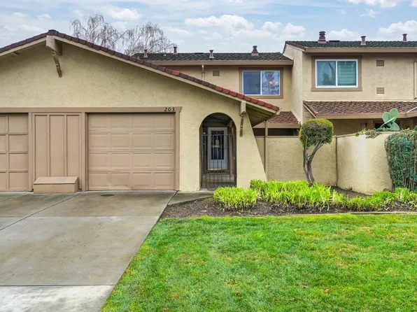 203 W El Dorado Dr, Woodland, CA 95695