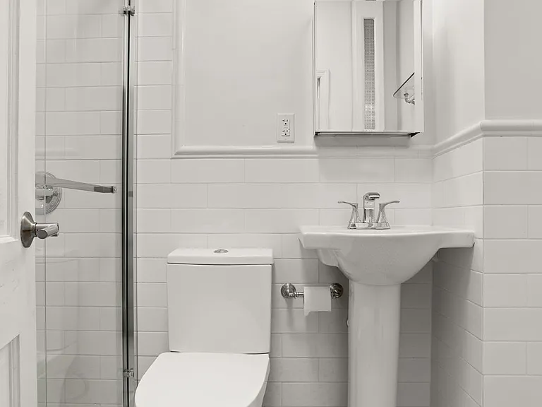 14 Minetta St #A — Photo 7