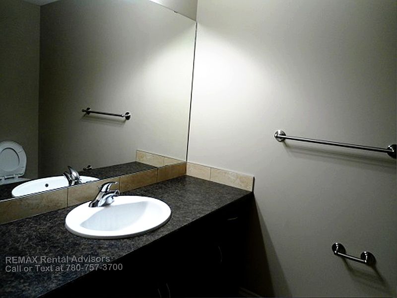 Edmonton Apartment for rent - 3 Bedrooms — photo 13