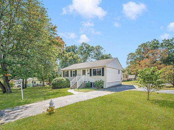 4th image of 119 Susanne Dr