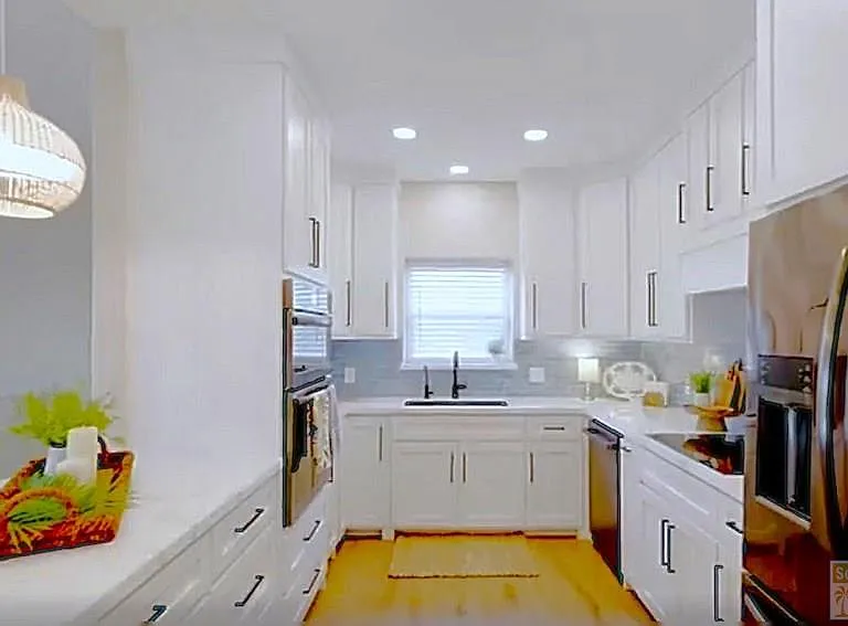 120 E Sunset Dr — Photo 23