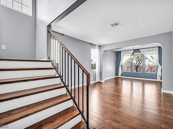 4th image of 1004 Washington Oaks St