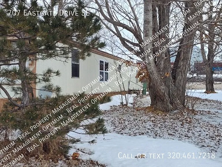 707 Eastgate Dr SE — Photo 5
