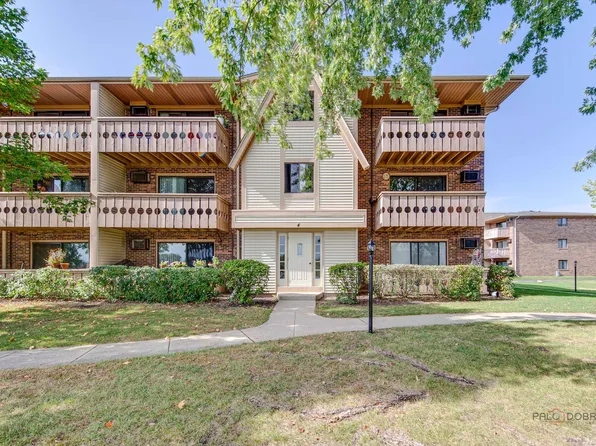 4 Parkside Ct APT 12, Vernon Hills, IL 60061