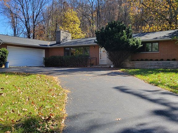 2nd image of 1425 Clermontville Laurel Rd