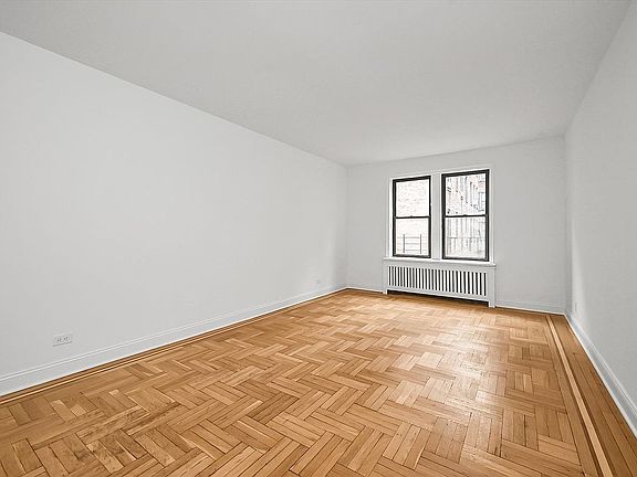 4th image of 2685 Creston Ave APT 4A