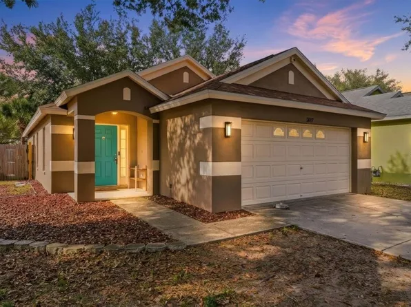 302 Summer Sails Dr, Valrico, FL 33594