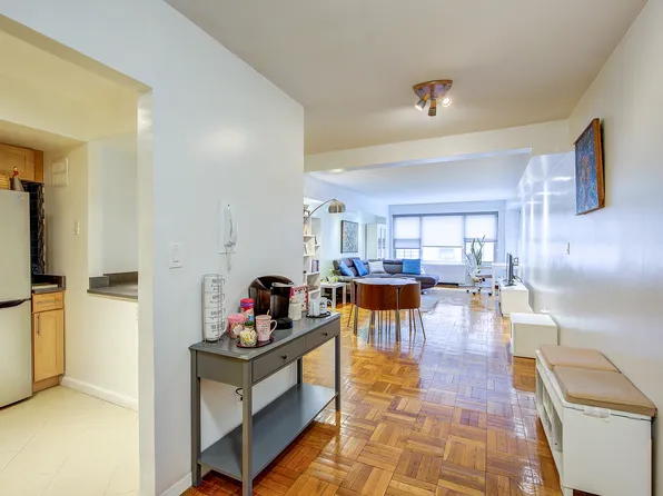 107-40 Queens Boulevard image 3 of 27