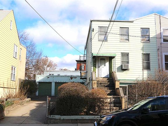 2nd image of 26 Saint Pauls Ave #28
