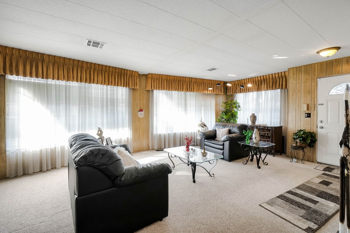 next background image