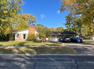 148 Wilshire Dr, Wheeling, IL 60090