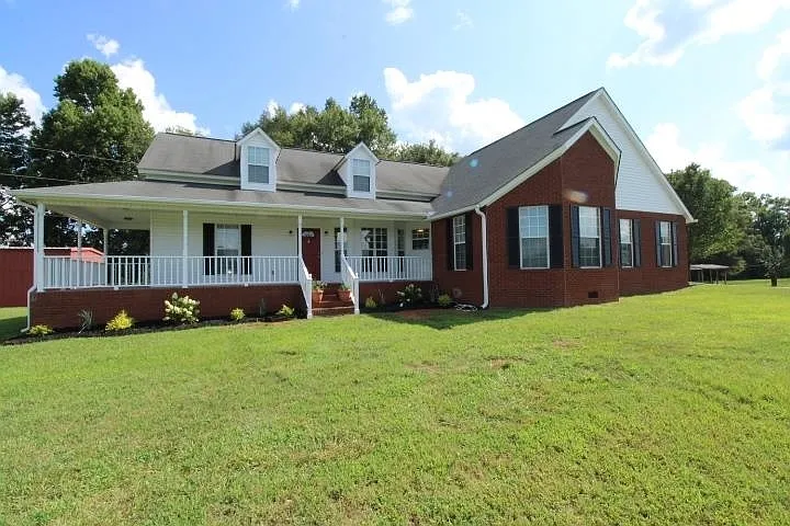 864 Forsyth Yatesville Rd photo 1