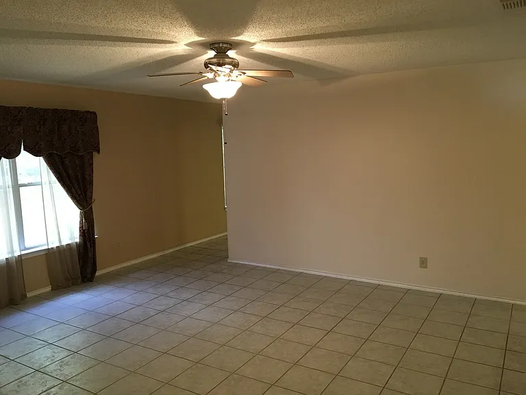 8003 Chestnut Manor Dr — Photo 3