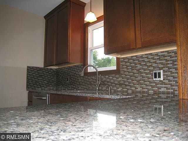 1st image of 541 6th Ave S