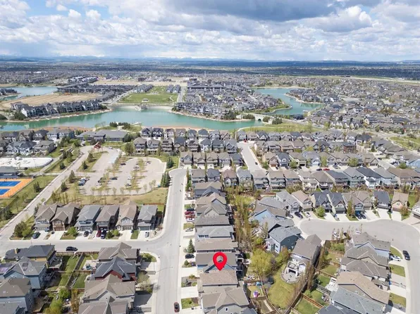 134 S Masters Point SE, Calgary, AB T3M 2B5