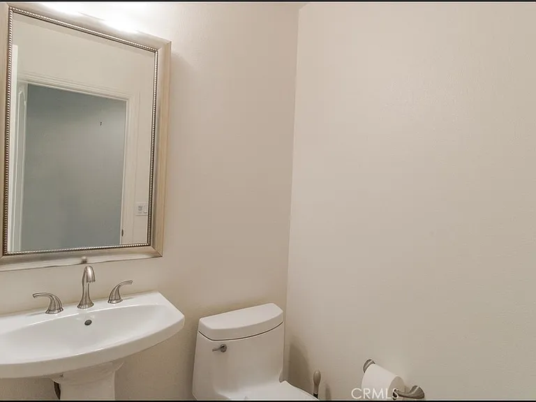 47 Santa Barbara Dr — Photo 32