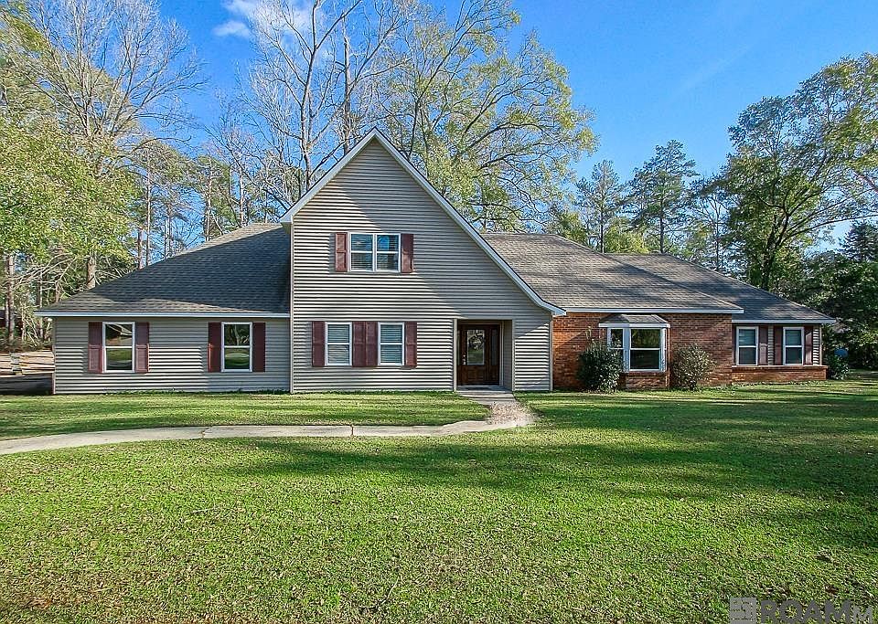 1st image of 15836 Chivre Ave
