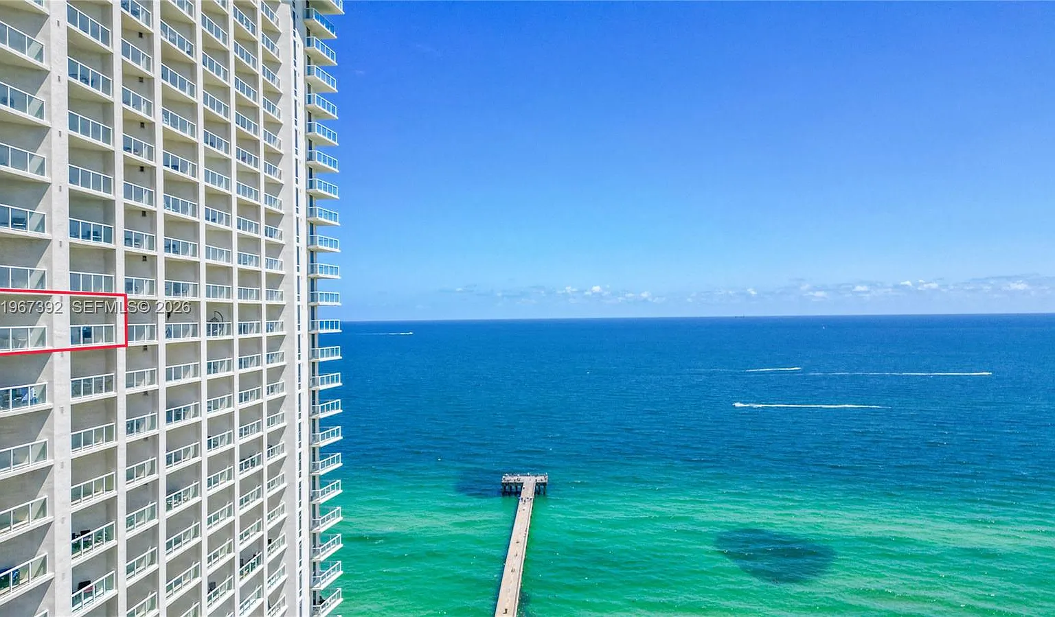 La Perla Condo — Photo 1