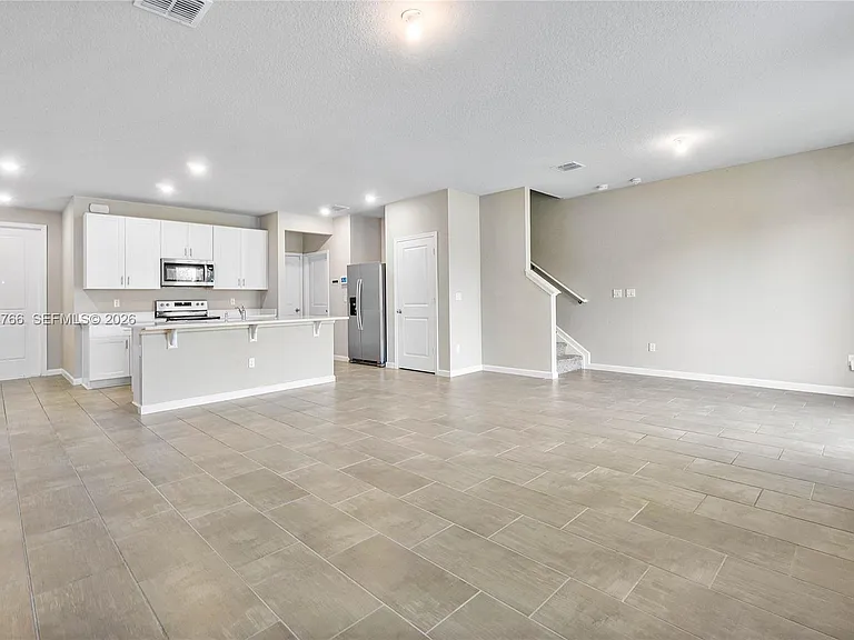 1649 Lindley St #1649 — Photo 5