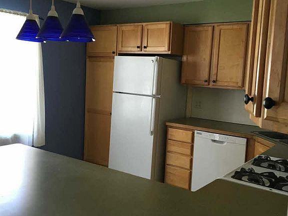 5th image of 7906 Parkway Dr