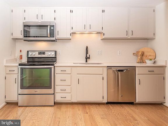 4th image of 5756 Walnut Wood Ln