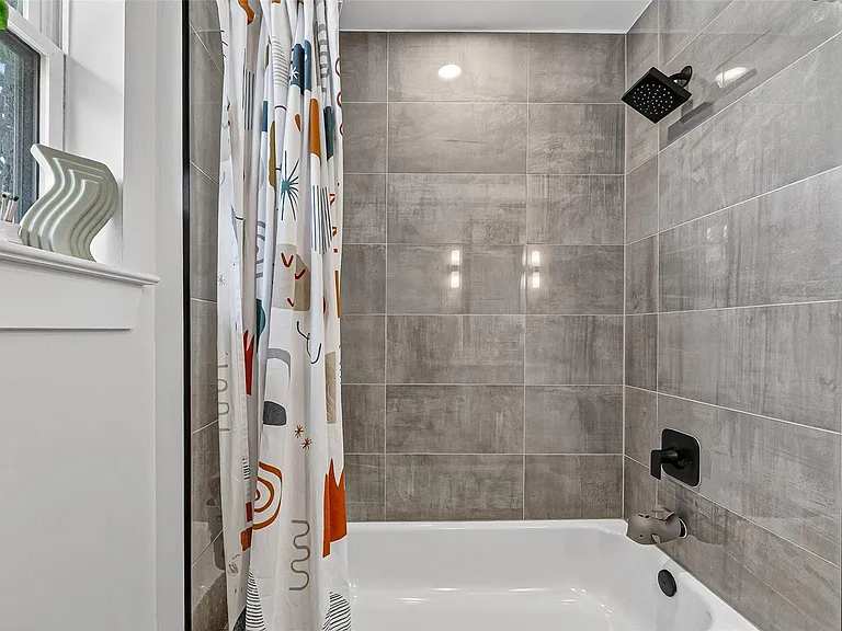 209 Woodard St — Photo 32