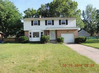 29 Monarch Dr, Amherst, NY 14226