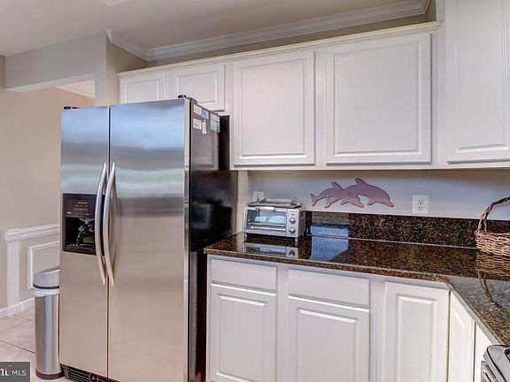 Image 3: : Kitchen