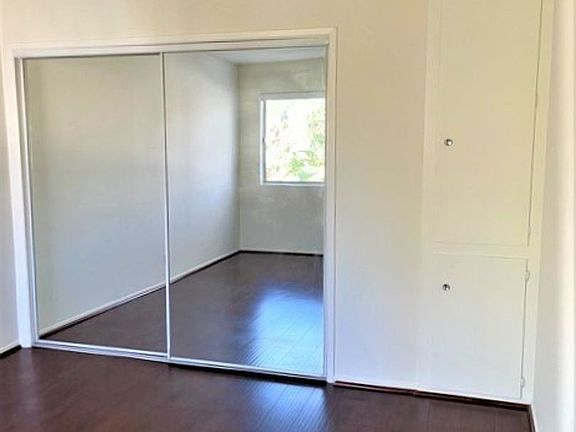 3rd image of 1001 N Gardner St #213