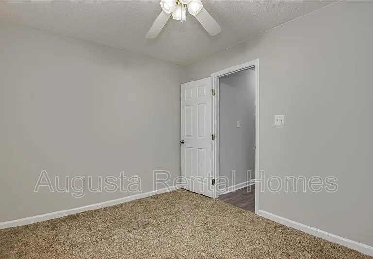 690 Monroe St — Photo 22