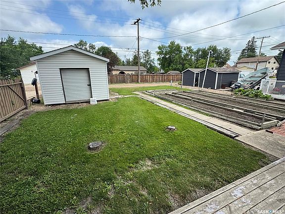3rd image of 817 97th AVENUE