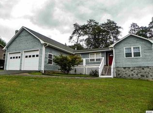 3619 Singing Pines Rd, Pigeon Forge, TN 37863