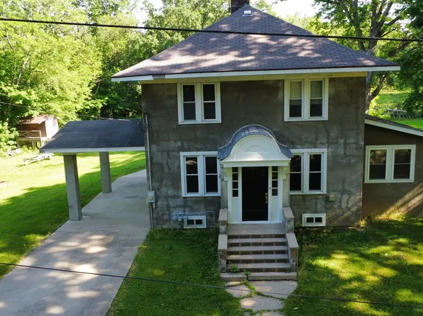 102 W Church St, Woodland, IL 60974