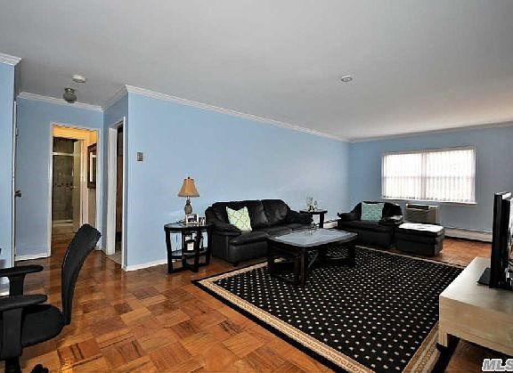 4th image of 250 N Village Ave APT C6