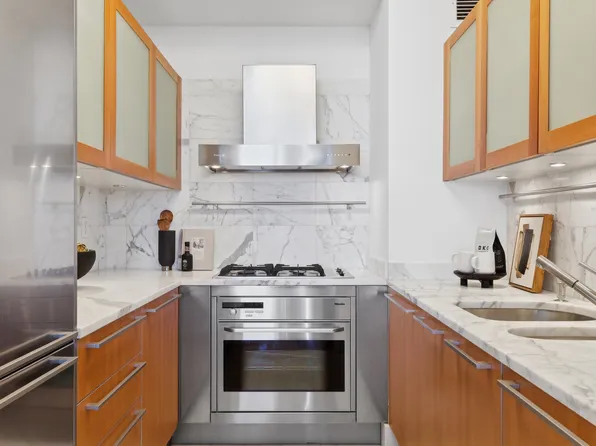 25 Columbus Circle image 6 of 19