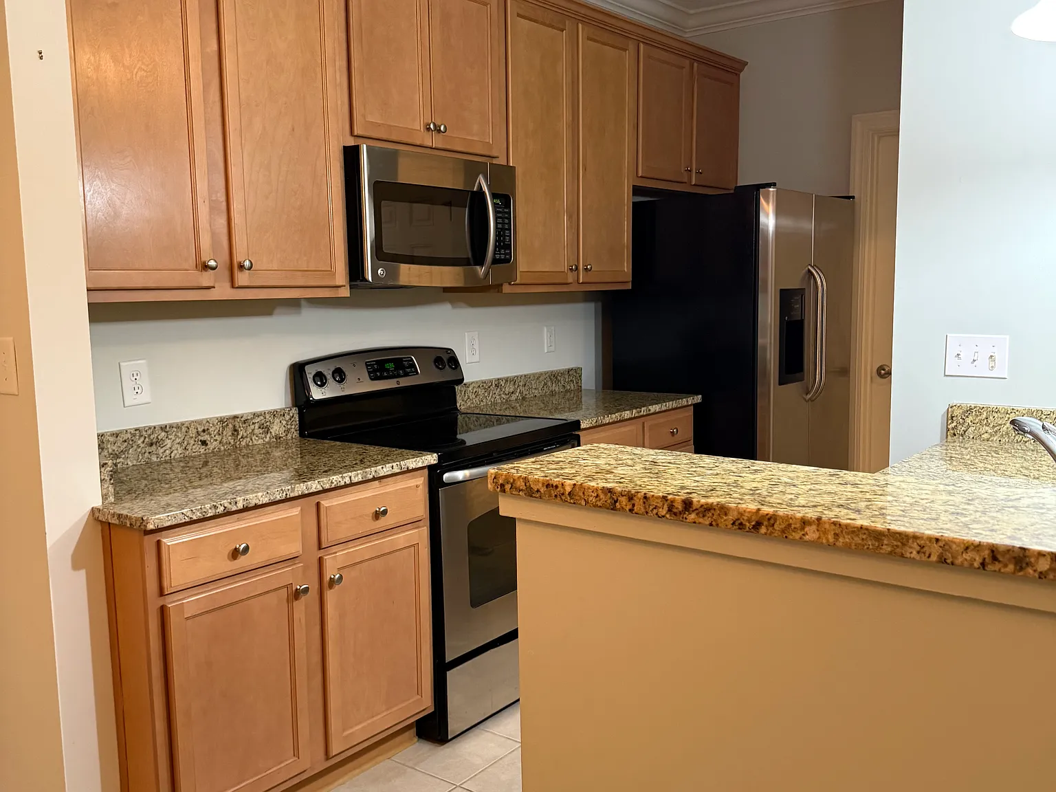3 bed, 1500 sqft, $1,800 — Photo 2
