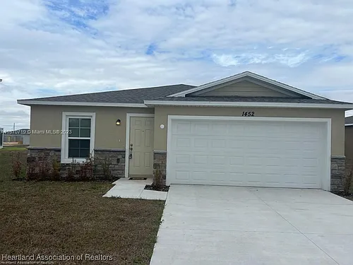 1452 Stone Ridge Cir Photo 1