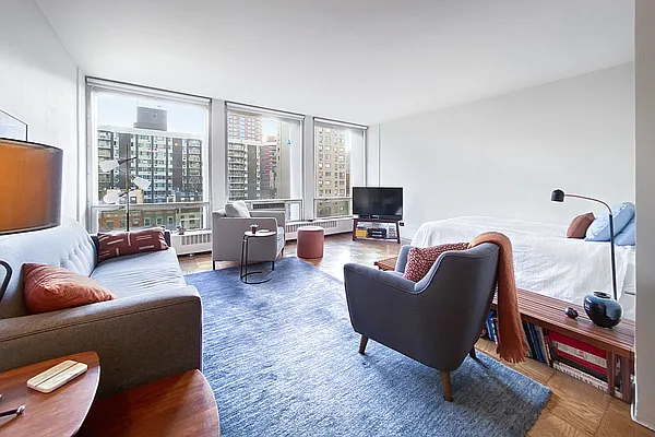 Rented by Compass | media 14