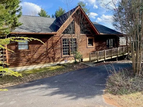 145 Captain Bill Dr, Hayesville, NC 28904