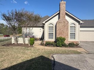 8948 Oak Branch Ln, Olive Branch, MS 38654