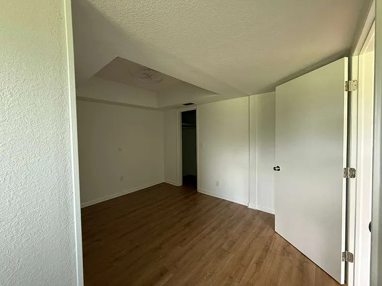 7421 SW 39th St — Photo 16