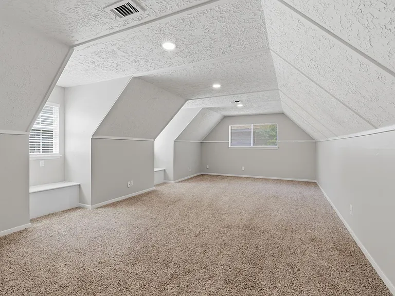 1122 Tigris Ln — Photo 27