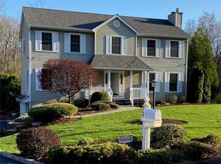 72 Sunnycrest Rd, Trumbull, CT 06611