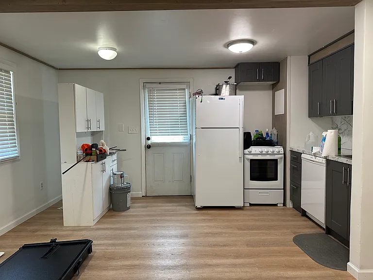 6 Poplar Ln #C — Photo 3
